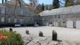 Cour de la ferme-château de Dourbes 