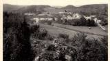 Dourbes : vue du village au déart des ruines de Haute Roche