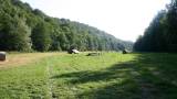 Terrain pour camp scouts à DOURBES, Viroinval,  Près de l’église en bordure du Viroin