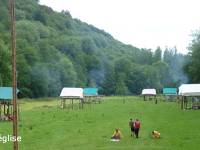 Terrain pour camp scouts à DOURBES, Viroinval,  Près de l’église en bordure du Viroin