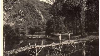 Brug gebouwd door de Scouts in 1951 op de Viroin in Dourbes